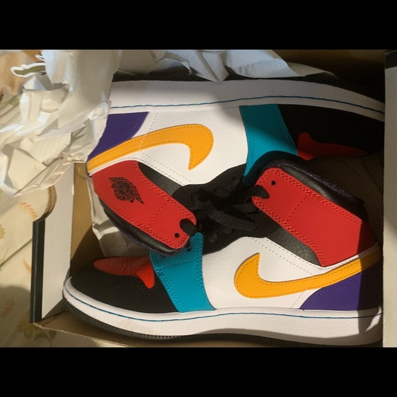 jordan 1 mid multicolor grade school